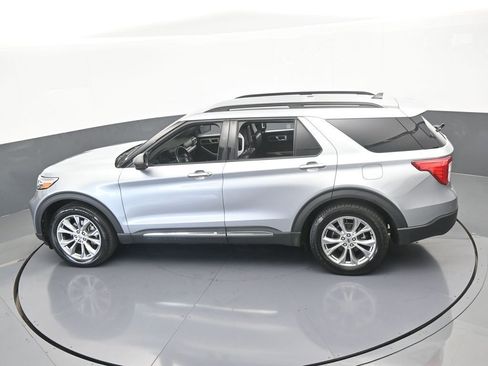 Used 2022 Ford Explorer XLT w/ Equipment Group 202A image 46