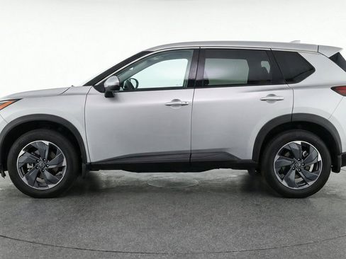 Used 2025 Nissan Rogue SV FWD image 5