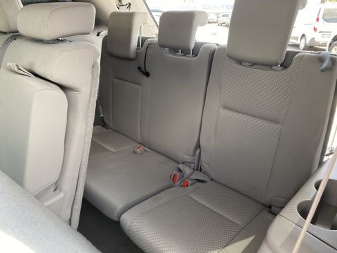 Used 2018 Toyota Highlander LE FWD image 17