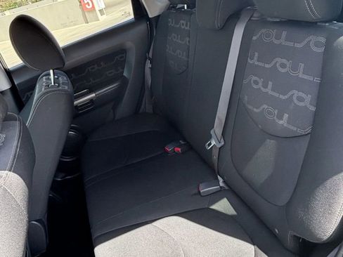 Used 2013 Kia Soul + FWD image 18