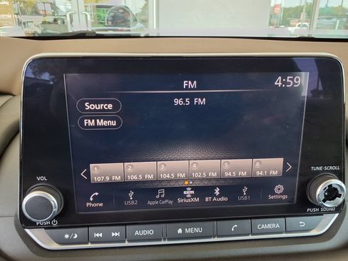 Used 2023 Nissan Rogue S AWD/4WD image 28
