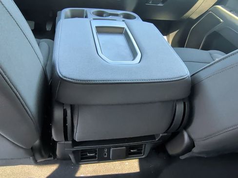 New 2025 GMC Sierra 1500 Elevation image 35