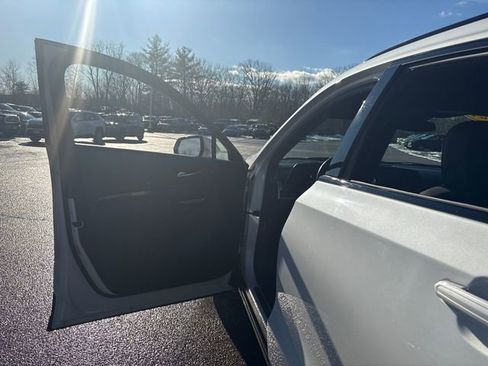 Used 2024 Cadillac XT4 Sport image 22