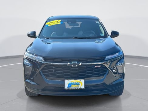Used 2024 Chevrolet Trax RS image 2