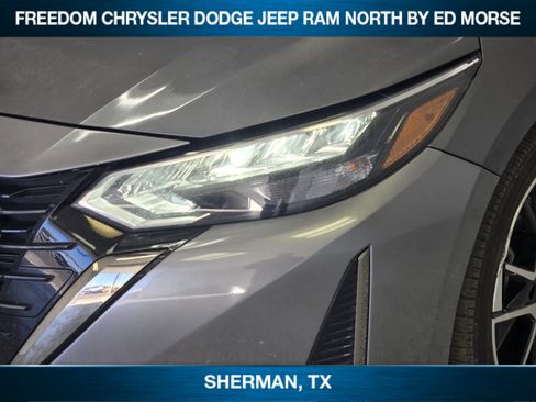 Used 2025 Nissan Sentra SR image 5