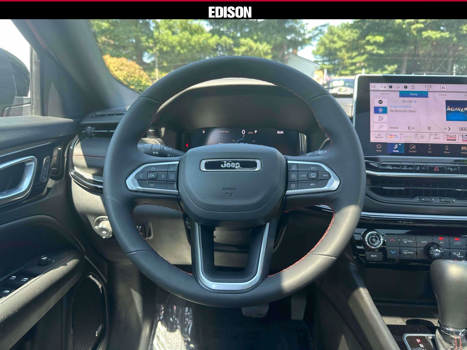 Used 2025 Jeep Compass Trailhawk w/ Trailhawk Elite Group AWD/4WD image 13