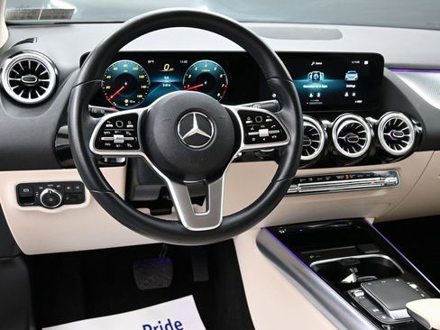 Used 2022 Mercedes-Benz GLA 250 w/ Premium Package Lite image 30