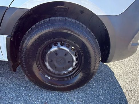 Used 2021 Mercedes-Benz Sprinter 2500 image 19