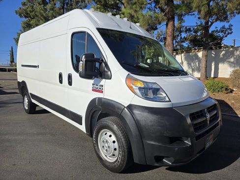 Used 2016 RAM ProMaster 2500 FWD image 5