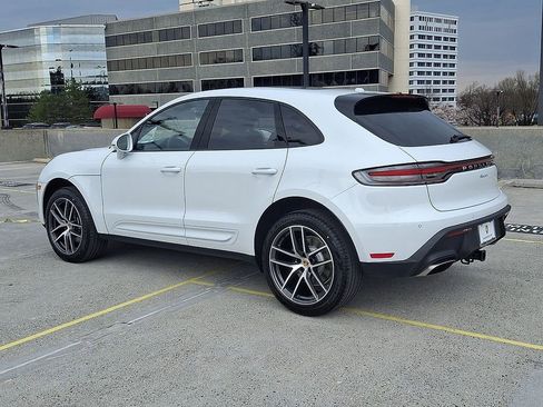 Used 2025 Porsche Macan image 3