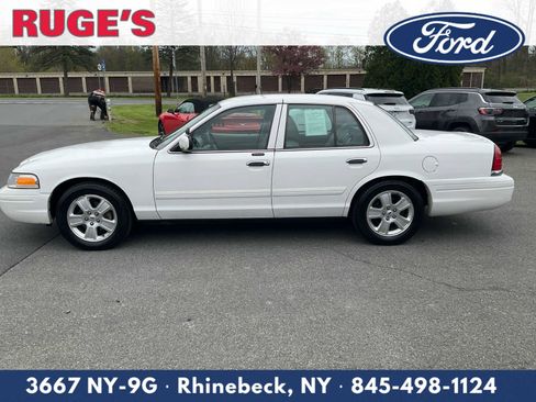 Used 2011 Ford Crown Victoria LX w/ Comfort Appearance Pkg RWD image 7