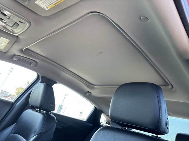 Used 2018 Chevrolet Malibu LT w/ Leather Package FWD image 23