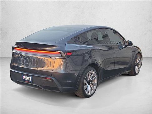 Used 2026 Tesla Model Y Long Range AWD/4WD image 5