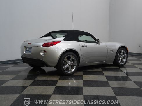 Used 2007 Pontiac Solstice GXP w/ Premium Package RWD image 13