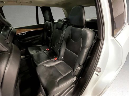 Certified 2022 Volvo XC90 T6 Momentum w/ Advanced Package AWD/4WD image 22
