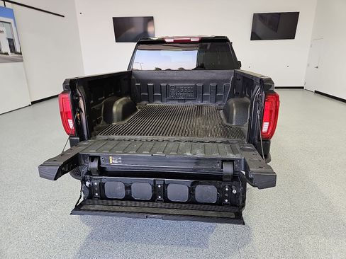 Used 2025 GMC Sierra 1500 SLT AWD/4WD image 12