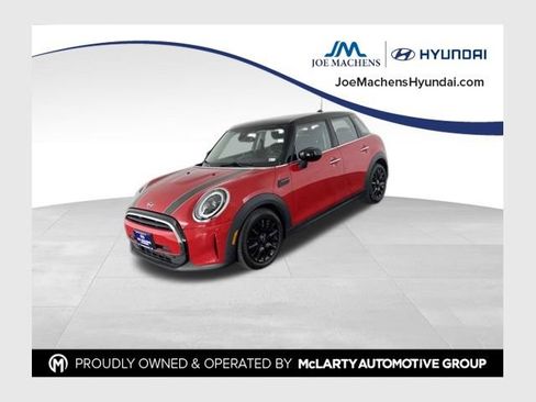 Used 2023 MINI Cooper 4-Door Hardtop FWD image 1