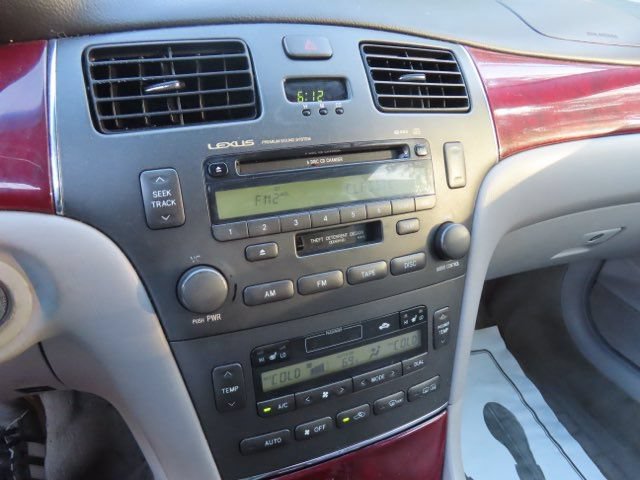 Used 2004 Lexus ES 330 w/ Premium Pkg FWD image 21