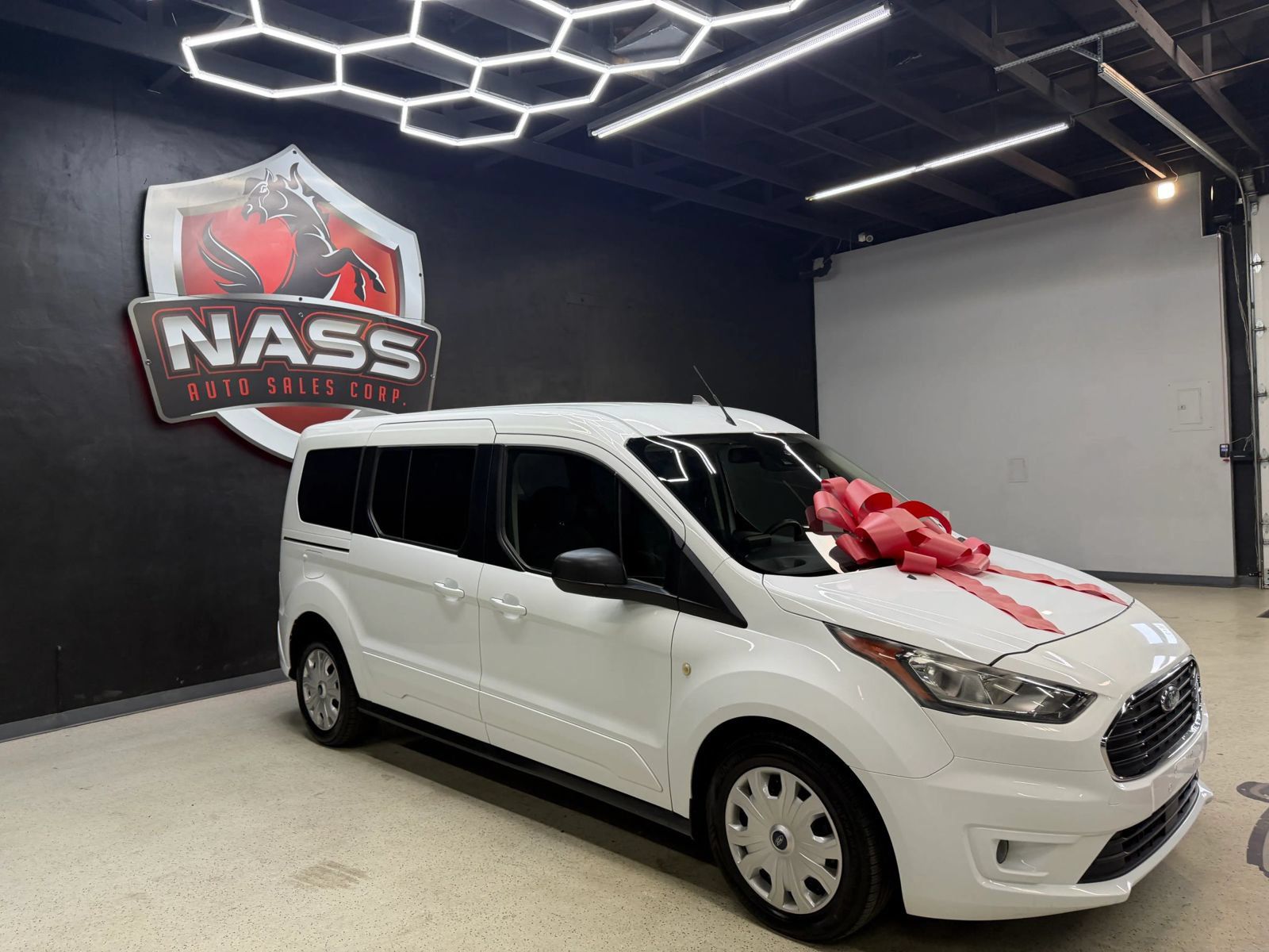 Used 2020 Ford Transit Connect XLT FWD image 11