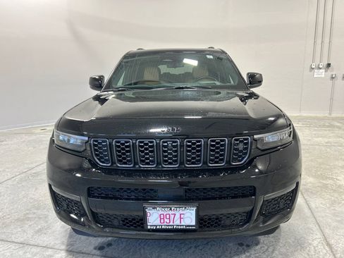 Used 2023 Jeep Grand Cherokee L Summit AWD/4WD image 3