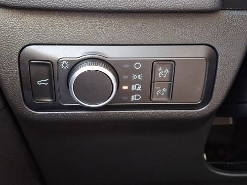 Used 2022 Ford Escape SE w/ SE Sport Appearance Package image 25