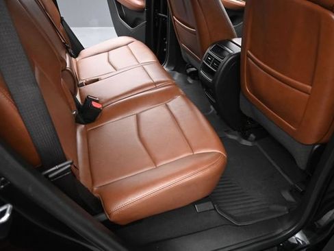 Used 2022 Cadillac XT5 Sportv w/ LPO, ONYX Package AWD/4WD image 18