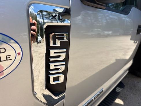 Used 2019 Ford F550 4x4 Regular Cab Super Duty image 9