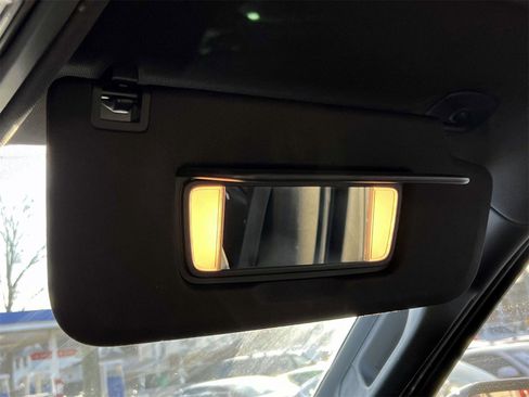 Used 2023 GMC Yukon XL SLT image 42