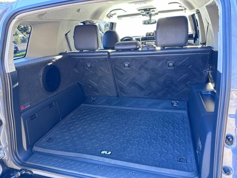 Used 2013 Toyota FJ Cruiser 4WD image 18