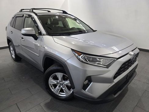 Used 2020 Toyota RAV4 XLE w/ Convenience Package image 7