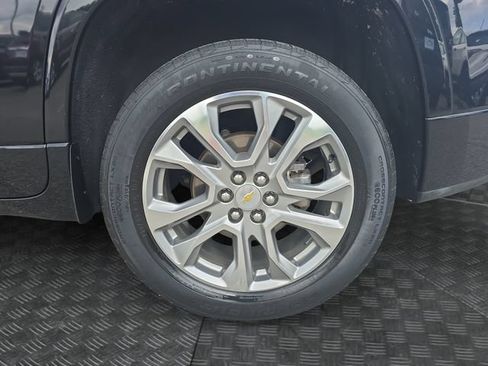Used 2019 Chevrolet Traverse Premier FWD image 38