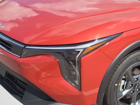 New 2025 Kia K4 FWD image 10