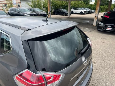 Used 2016 Nissan Rogue S FWD image 34