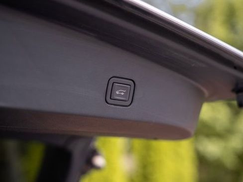 Used 2024 Cadillac Lyriq Tech RWD image 21