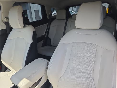 Certified 2024 Kia Sportage EX FWD image 21