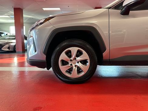 Certified 2023 Toyota RAV4 LE AWD/4WD image 28