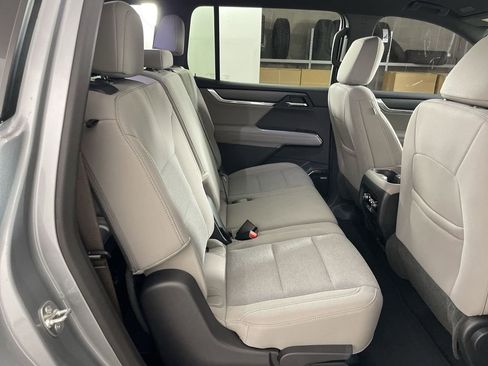 New 2025 GMC Acadia Elevation image 26