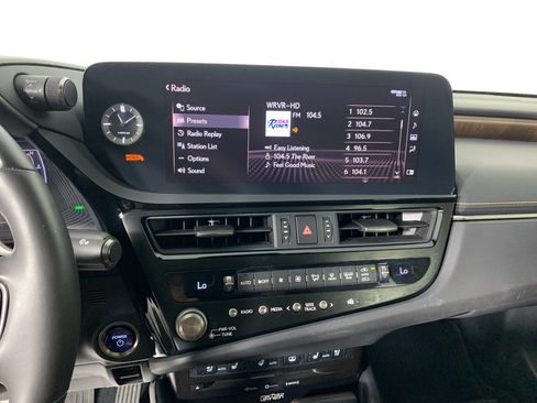 Used 2022 Lexus ES 300h Ultra Luxury w/ Accessory Package FWD image 24
