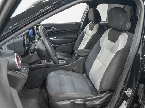 Used 2024 Chevrolet Trax RS w/ Driver Confidence Package FWD image 17