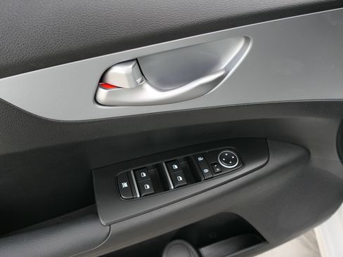 Used 2023 Kia Forte LXS w/ LXS Technology Package image 14