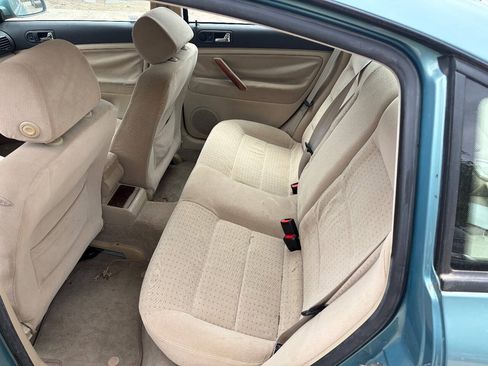 Used 1999 Volkswagen Passat GLS FWD image 10