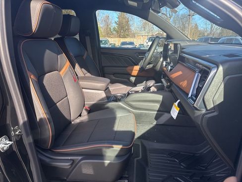 New 2026 GMC Canyon AT4 image 13