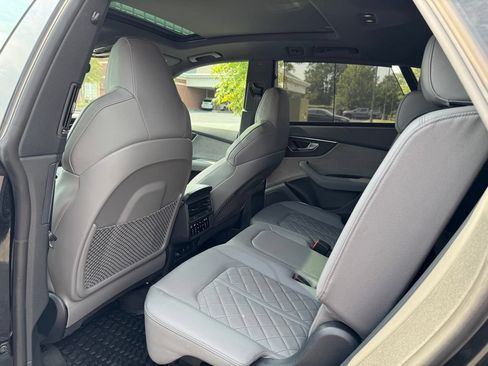 Used 2023 Audi SQ8 Premium Plus w/ Executive Package AWD/4WD image 18