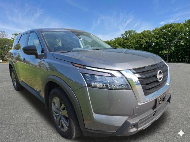 Used 2025 Nissan Pathfinder S AWD/4WD image 4