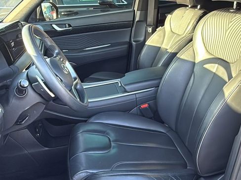 Used 2023 Hyundai Palisade Calligraphy image 9