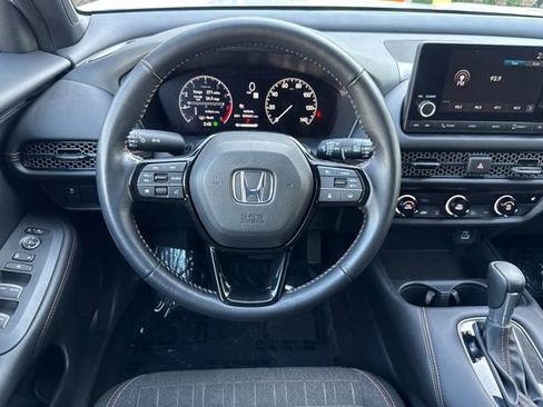 Certified 2025 Honda HR-V Sport image 17