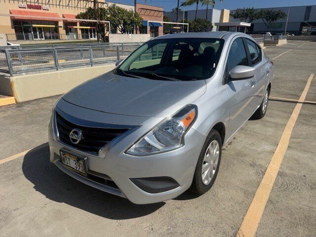 Used 2016 Nissan Versa SV FWD image 2