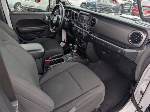 Used 2022 Jeep Wrangler Sport image 21