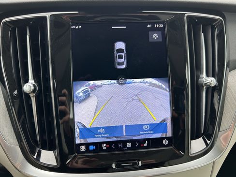 Used 2023 Volvo S60 T8 Plus image 14