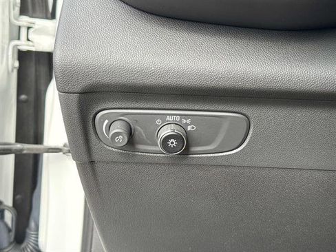 Used 2023 Buick Envision Preferred image 28